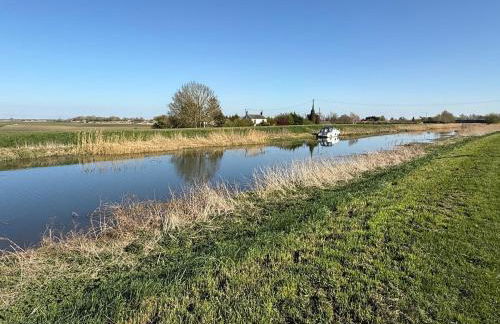 The Lodge - Photo 16