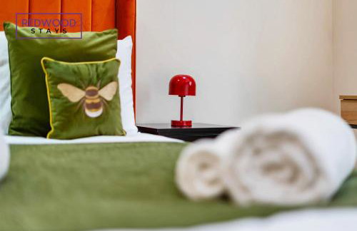 Quality Serviced Apartments in Camberley Town Centre, Free WiFi By Redwood Stays - Foto 14