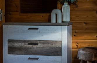 Recién renovada! Exclusiva villa de madera con piscina y vistas al mar - Foto 23