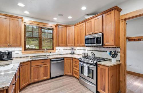 Cozy Spacious Mountain Home Close To Everything - Foto 9