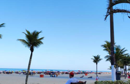 Cond Renata IV - Apto 02 dorm - 150mts Praia com Wi-fi 500Gb gratuito - Foto 60