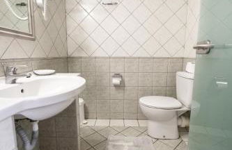 Odeon Hotel - Photo 98