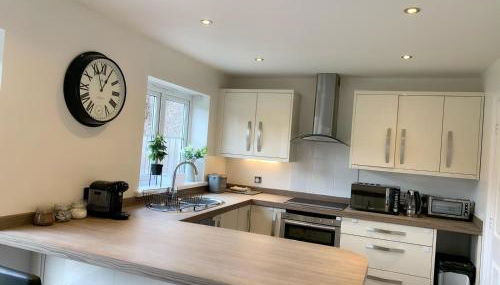 Spacious and amazing 4 bedroom detached house - Foto 2