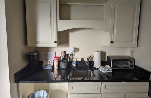 Riverfront 2nd floor with balcony Sheepscot Harbour Vacation Club Studio #210 - Foto 4