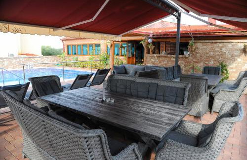 Apartments with swimming pool Caska, Pag - 3085 - Photo 7