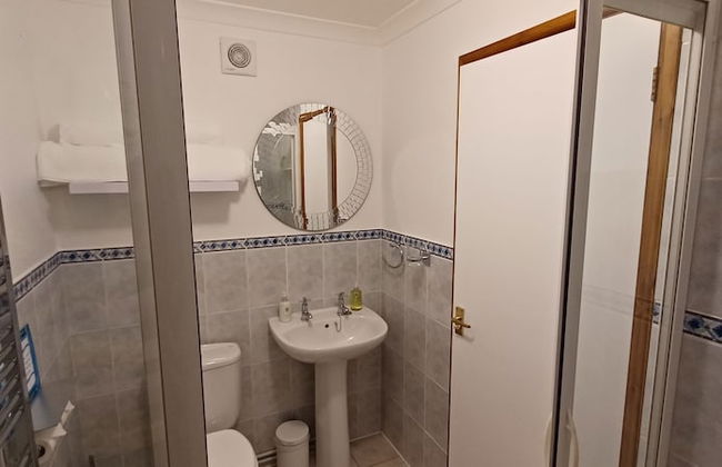 Relax With Amazing Views! 1-bed Studio in Tegryn - Foto 13