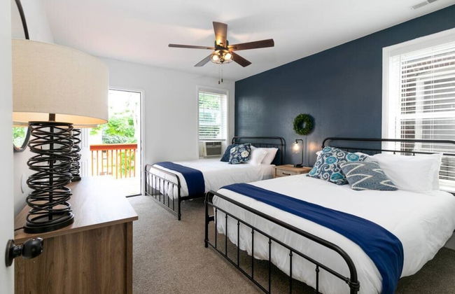 Cozy Family Home - Walk to MO Botanical Gardens - Photo 6