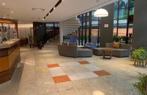 Flat em Hotel com Estacionamento Grátis e Piscina - Foto 11