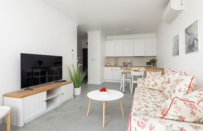 Pet-friendly Spadochroniarzy by Renters - Photo 40