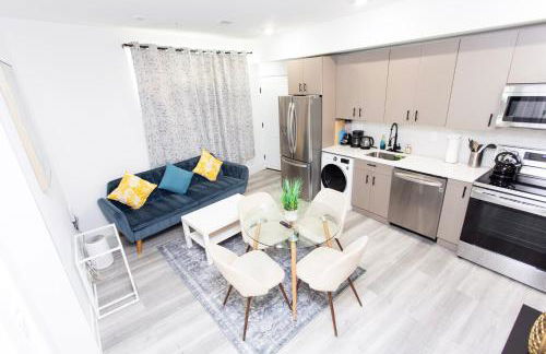 Lux Capitol Hill Vacation Home, In-House Services - Foto 24