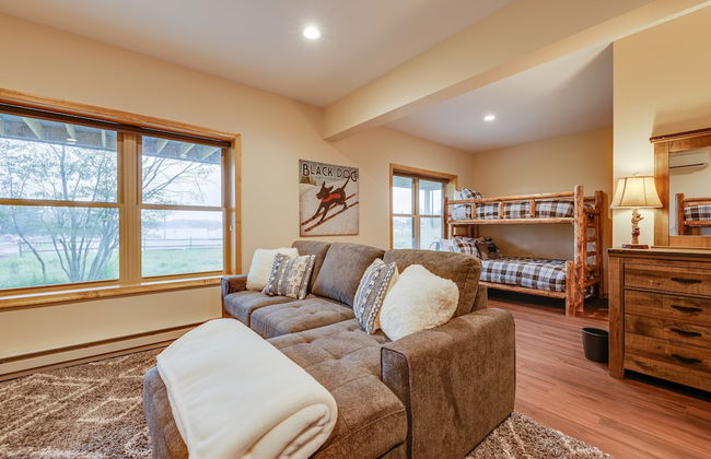 Pocono Paradise by Avantstay Lakeside Retreat, Hot Tub, Game Room, Near Beach - Foto 36