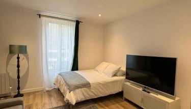 Le Joli Appartement - Parking Gratuit, Wifi, RER C Choisy-le-Roi - Foto 2