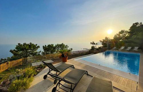 Sea-view villa for 11 guests with a heated infinity pool - Foto 1