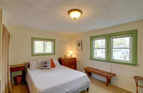 Spacious Lakeside Cottage - 2 Miles to Marblehead! - Foto 19