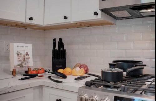 Folsom Old Town Escape • Cozy Cottage + Library - Foto 68