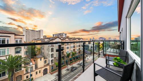 Stylish Top-Floor Gem with King Bed & City Ocean Views - Foto 5