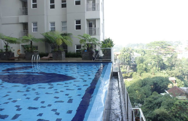 Direct Access to Pool 2BR Apartment at Parahyangan Residence - Foto 35