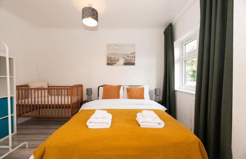 4 Bedroom Family Home In South East London - Photo 9