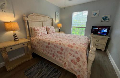 Redfish - Updated & Roomy 1.5 Mi to Beach Full Kitchen W&D - Foto 16