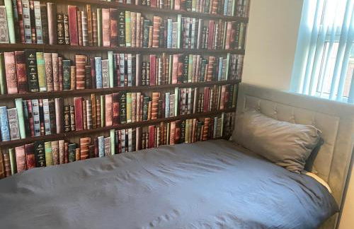 5 bedroom 3 Bathroom townhouse,Parking, Netflix, Pool table, Wifi,Nr Sandwell Hospital and train station - Foto 10