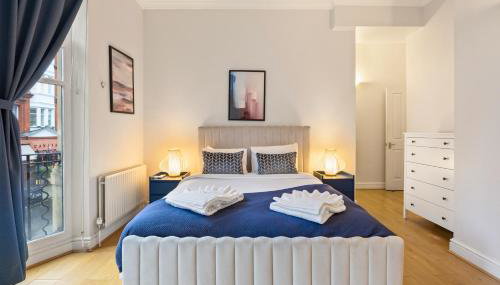Private Oxford Street Luxe Apartment - Photo 5, towels