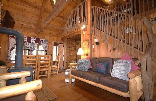 Ma & Pa's cabin at Cabin Fever in NC - Photo 17