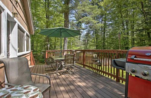 Pet-Friendly Cabin with Fire Pit, BBQ and Great Deck! - Foto 1