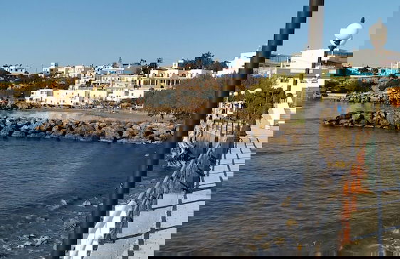 Sea View And Mountain View Apartment For 4 People - Photo 15