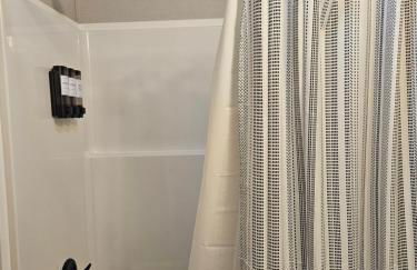 Lake Access and Easy Living at West Battle Lake - Foto 10