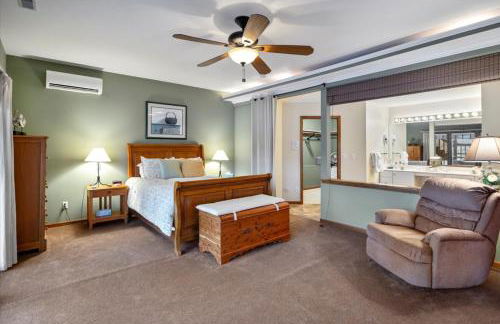 Life's Better At The Lake - Foto 27