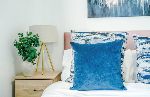 Comfy 3-BR Wirral Home | Free Parking & Wi-Fi - Foto 9