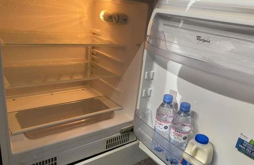 Modern Spacious 1 Bed Apartment with Free Parking in Trendy Inner London Suburb 15 mins walk to Victoria Line Underground then 20 mins to Oxford Street "West End of London" or 10 mins walk to Overground and 10 mins to London Liverpool St "City of London" - Foto 23