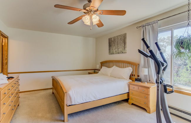 4 BR Country Home in Suburbs W/trails & Parks - Foto 12