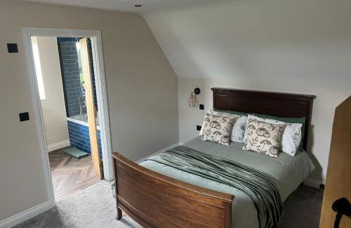 Fallow View - Luxury Countryside Cottage - Photo 28