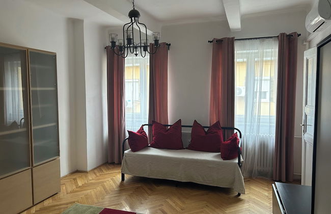 Diamond Astoria 4, Quiet Apartment - Photo 10