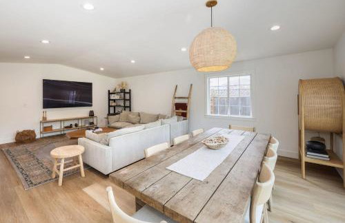 Seaside Home Modern Retreat with Breathtaking Views and Beachside Charm - Foto 10