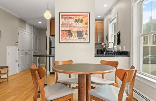 Cozy 2 Bed Apt - Foto 2