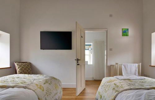 Finest Retreats - Moelis Granary - Luxury Cottage with Hot Tub - Photo 20