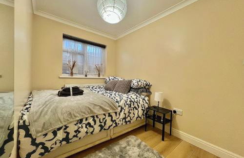 Cosy Stylish Guest House with Private Patio and Gym Gear - Foto 6