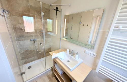 Gästehaus Philipp im Herzen des Fichtelgebirges - 5 Ferienwohnungen, großes Grundstück, Wald und Wiese, Wohnung mit privater Sauna, kostenfreie Parkplätze, WLAN - Foto 48