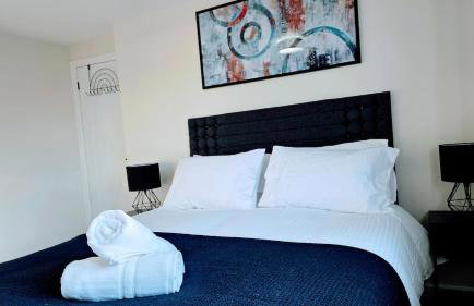 Modern 3 Bed House with Parking for Families and Contractors - Foto 21