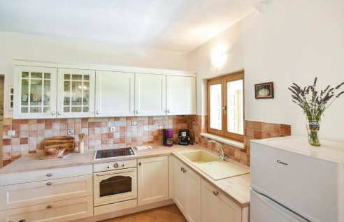 Two-Bedroom Apartment In Ostrvica - Photo 19