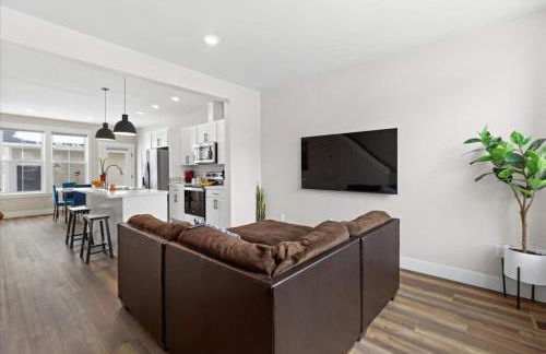 Crash with Class in this Townhome - Foto 12