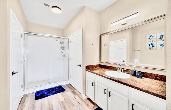 Upstay - Condo Near Disney w Pool-spa-sauna-games - Photo 11