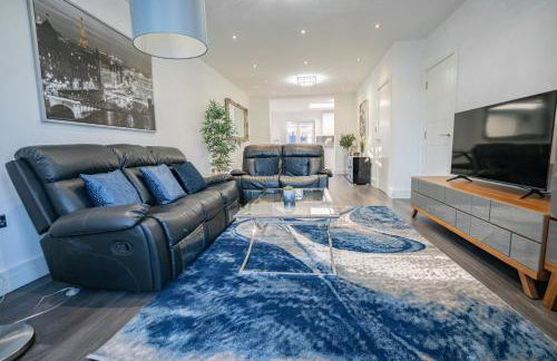 Newly Refurbished Modern 4 Bed Detached House ! - Foto 1