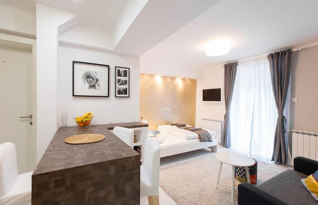 Witty Please & Bardot - Foto 6