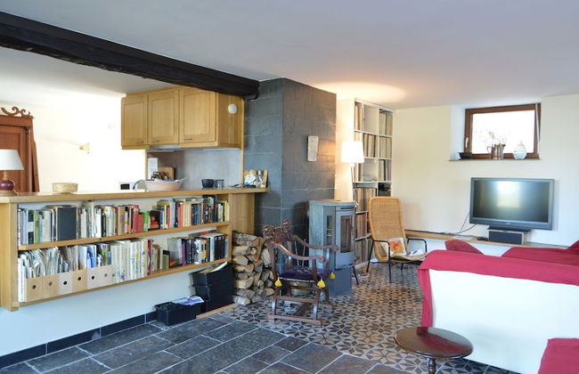 Holiday Home in Izier With Roofed Terrace, Garden, Parking - Foto 15