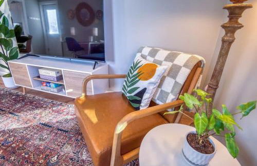 The Sunnyside Stay - Photo 41