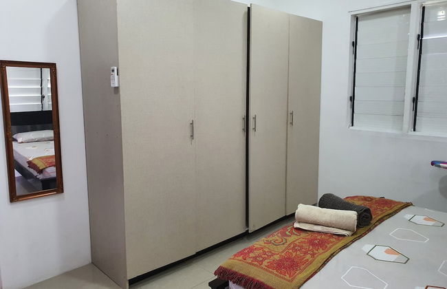 Master Bedroom with Shared Kitchen - Photo 17