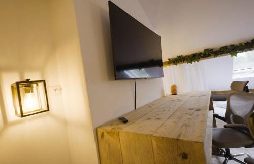 Quirky & cosy 1 or 2 bedroom house in peaceful village - Photo 45